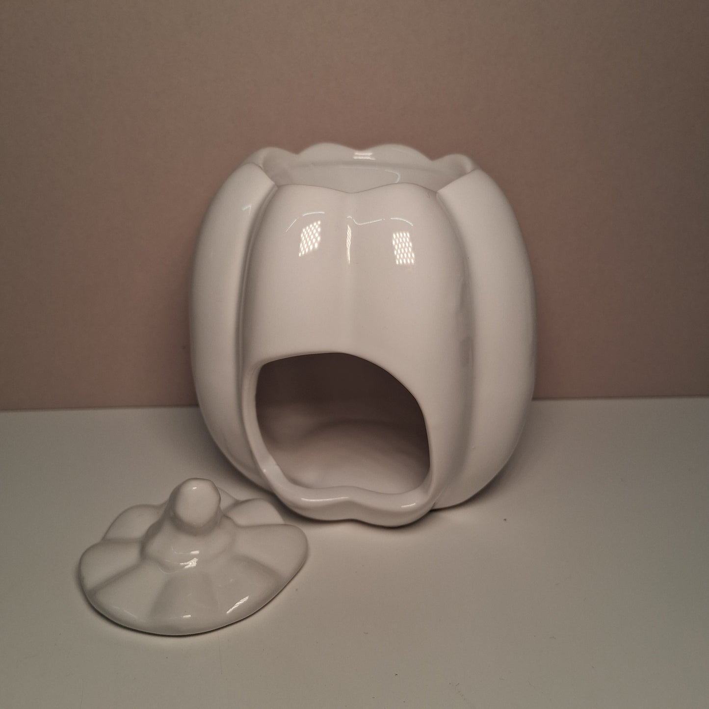 Pumpkin Wax Melt Burner with lid off